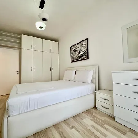 公寓 Downtown Grand Comfort 地拉那