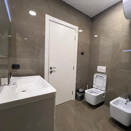 Downtown Grand Comfort 公寓 地拉那