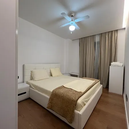 Downtown Grand Comfort * 地拉那