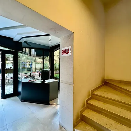 Downtown Grand Comfort Apartment Tirana