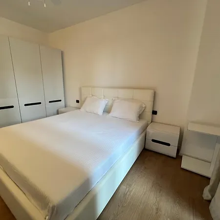 Downtown Grand Comfort Appartamento Tirana