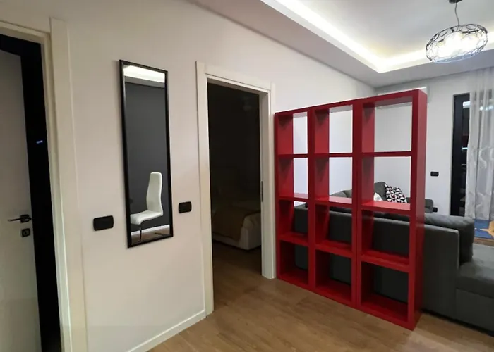 Downtown Grand Comfort Lägenhet Tirana